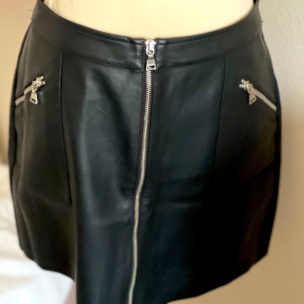Black express leather skirt